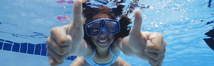 A la mer ou à la piscine mais en colo